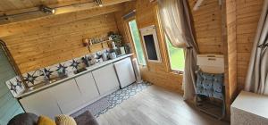 Super cosy, self-contained cabin private Ensuite