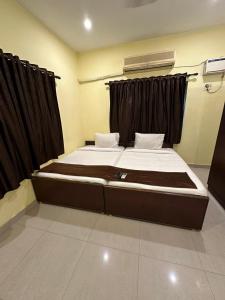 Five stones By Earth Hotel Vadapalani