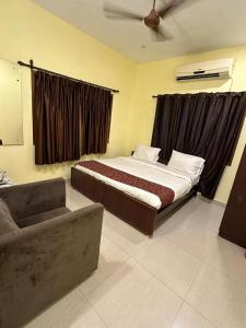 Five stones By Earth Hotel Vadapalani