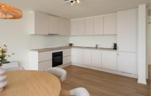 Lovely Apartment In Oostende With Wifi