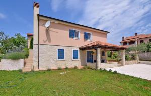 Gorgeous Home In Svetvincenat With Wifi