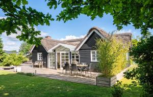 2 Bedroom Beautiful Home In Børkop