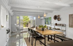 2 Bedroom Beautiful Home In Børkop