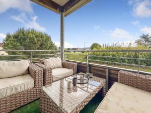 Appartements Appartement Lumineux Avec Balcon et piscine : photos des chambres