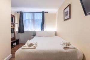Double Room room in Belmont Hotel
