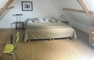 Maisons de vacances 4 Bedroom Stunning Home In Beussent : photos des chambres