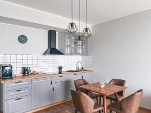 UP 34 FLOOR APARTMENTS