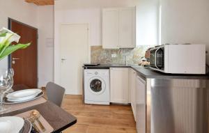 1 Bedroom Amazing Apartment In Chiavari