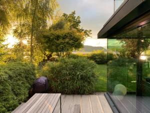 Traumlage! Wohnung mit direktem Seezugang