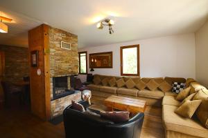 Chalets Ski-in/Ski-out Chalet, Quiet Location, and Jacuzzi : photos des chambres