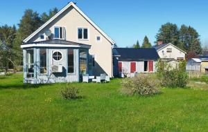 Awesome Home In Sandarne With Wifi