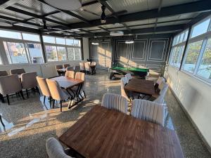 Housr 36 Studio Rooms Bangalore Near Leela Palace