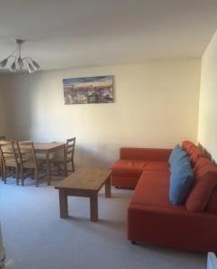 New Town Retreat by Leath Walk- Free parking