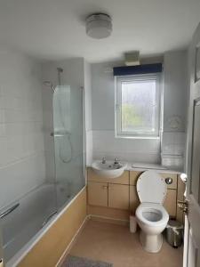 New Town Retreat by Leath Walk- Free parking