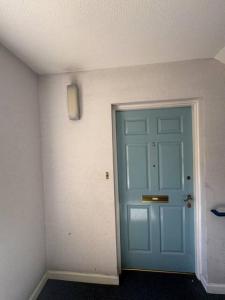 New Town Retreat by Leath Walk- Free parking