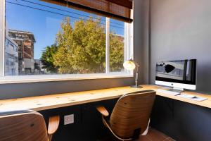 Modernized Victorian House, Full Mountain View