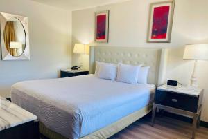King Room - Mobility Access/Non-Smoking room in Ramada by Wyndham Yuma