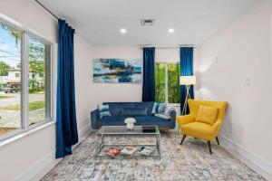 Uhost AI - Stylish Apartment Steps from Beach