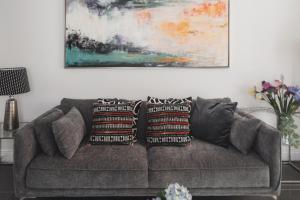 Botanical Art House by Staycom