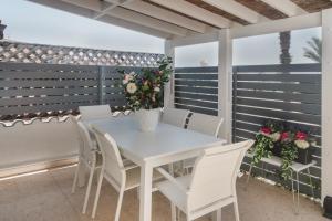 Botanical Art House by Staycom