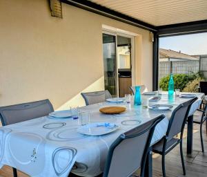 Maisons de vacances Les Merisiers - Maison moderne avec jardin : photos des chambres