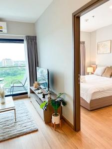 The Astra Sky River Luxury Condo,the largest pool