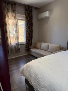 Lukas Apartament Vollga Durres