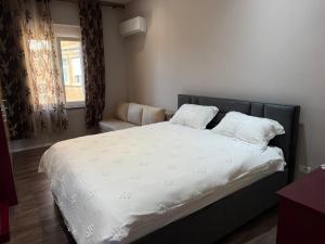 Lukas Apartament Vollga Durres