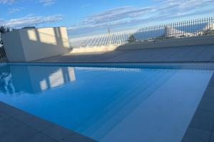 Modern studio - terrace - pool