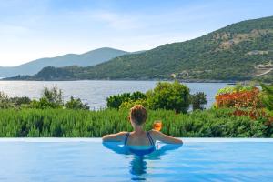 Villa Saphora Sea Front Villa