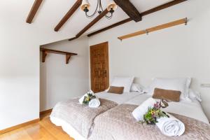 Figares, casa con piscina