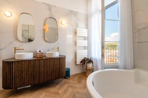 Maisons d'hotes Coeur Cristal - Maison de maitre & Ecolodge avec piscine et jardin : photos des chambres
