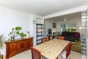 169 Medina Molins B-6