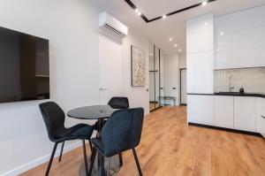 Petrovdom 2-5 new apartment in RC Novopecherski Lypky, 19B Andrii Verkhogliad Street