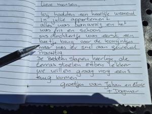 Appartementen t STRANDHUYS en DE VUURTOREN, met VERWARMD ZWEMBAD, eigen KEUKEN, ZONNIG TERRAS nabij DORP, DUINEN en STRAND