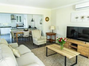 Bella Casa Luxury 2-Bedroom Apartment