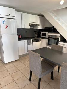 HOLIDAYLAND BAIE DES OLIVIERS VILLA 36m2 1chambre fermée 6 couchages ou VILLA 41M2 2chambres fermées 7 couchages
