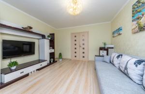 2 rooms apartment near metro Teremky