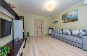 2 rooms apartment near metro Teremky