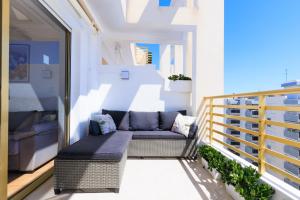 Prime Location Penthouse with Stunning Sea Views