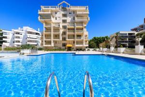 Prime Location Penthouse with Stunning Sea Views