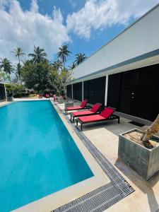Downwinder Lagoon Lodge