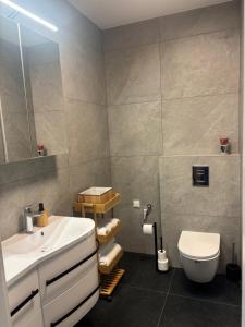 Apartament LauraOLX nad Zegrzem z dostępem do wody