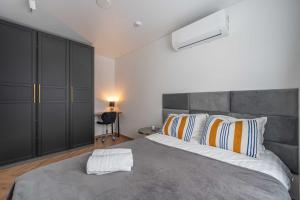 Old House Apartments 6