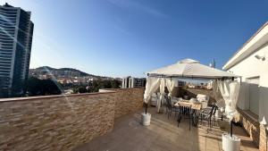 VISTAS RASCaCIELOS INFINITO CIUDAD - Hoteles de 2 estrellas en Málaga