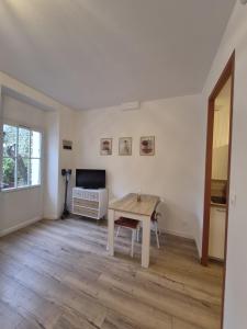 Appartements Charmant studio avec cour privee : photos des chambres