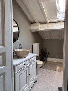 Villas Maison de Charme Uzes piscine 6 a 7 Personnes en pleine nature : photos des chambres