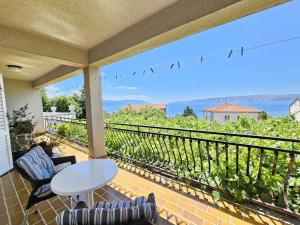 LEO ROOM 1 NV - Room for 2 persons with bathroom and balcony (no kitchen)