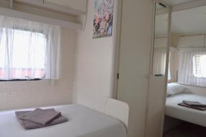 Camping Italia 90 Caravans