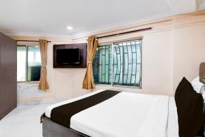 Hotel O AK International Hotel